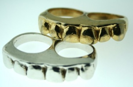 Vampire Teeth Knuckles Ring